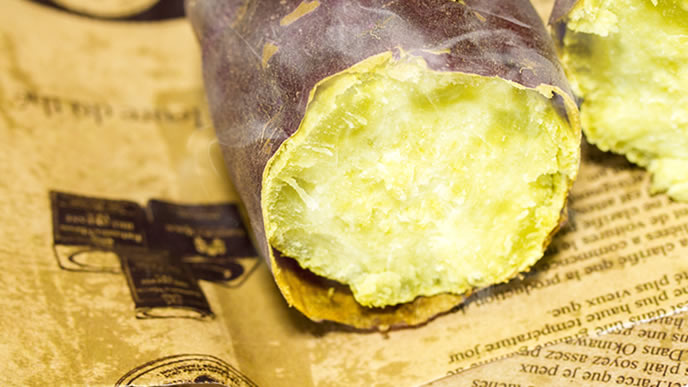 ホクホクに蒸し上げられた焼き芋