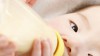 赤ちゃんがミルクを吐く原因は？吐き戻しを緩和する対策