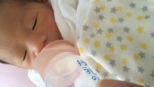 赤ちゃんの便秘は母乳が足りない・質が悪いのが原因？