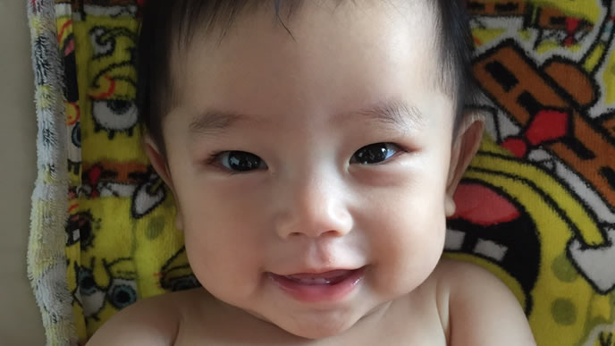 赤ちゃんの表情豊かな笑顔のために心の発達を促すポイント ベビリナ