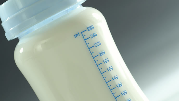 牛乳の量がわかりやすい哺乳瓶