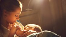 母乳は血液から作られる！質の良い母乳にする４つのコツ
