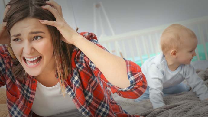 全然寝ようともしない赤ちゃんにキレそうな若い母親